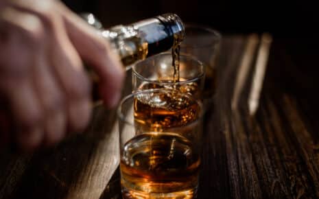 dégustation de plusieurs whiskys