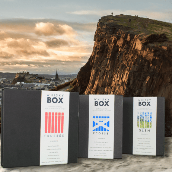 La collection de coffrets de dégustation de whisky d'Écosse avec le coffret tourbé, le coffret écossais, et le coffret Glen